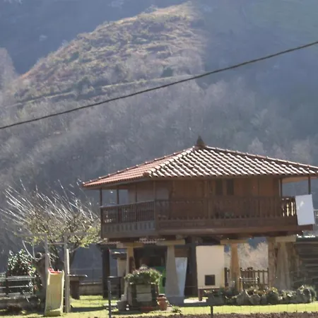 Casa Amable Holiday home La Roza (Asturias)